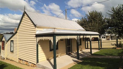 Goldfields Cottage - New Castle Holiday 6
