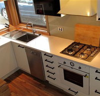 Wallace's - Crystal Creek Chalet 1 - New Castle Holiday