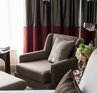 Pullman  Mercure Melbourne Albert Park - New Castle Holiday