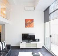 140 Little Collins Apartment Hotel - New Castle Holiday