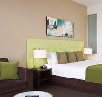 Mercure Melbourne Caroline Springs - New Castle Holiday