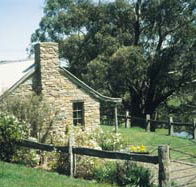Adelaide Hills Country Cottages - Gum Tree Cottage - New Castle Holiday