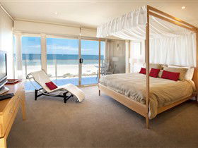 Adelaide Luxury Beach House - New Castle Holiday 1