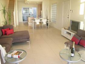 Adelaide Luxury Beach House - New Castle Holiday 3
