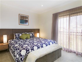 Aurora Ozone Apartments - New Castle Holiday 3