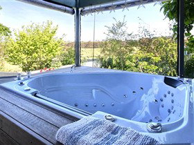 Away To Relax Massage Getaways At Welcome Springs B&B Retreat - New Castle Holiday 0