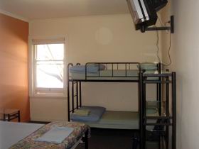 Backpack Oz And The Guest House - New Castle Holiday 1