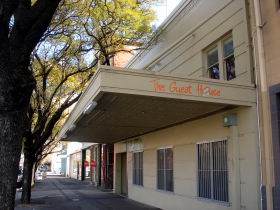 Backpack Oz And The Guest House - New Castle Holiday 3