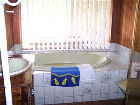 Botts Beach Retreat - New Castle Holiday 3