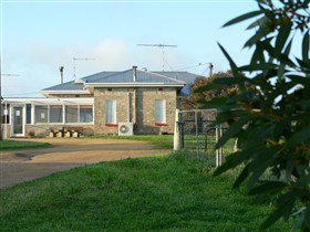 Hillocks Drive Bush Camping - New Castle Holiday 0