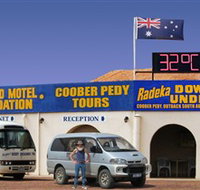 Radeka Downunder Underground Motel and Backpacker Inn - New Castle Holiday