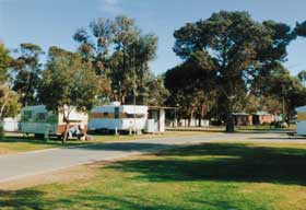 Tumby Bay Caravan Park Cabins - New Castle Holiday 2
