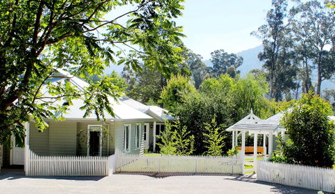 Amelina Cottages - New Castle Holiday 0