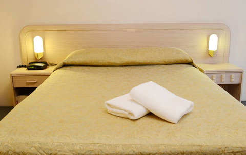 Motel 10 - New Castle Holiday 1