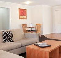Best Western Charles Sturt Suites  Apartments - New Castle Holiday