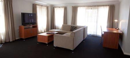 Best Western Charles Sturt Suites & Apartments - New Castle Holiday 2