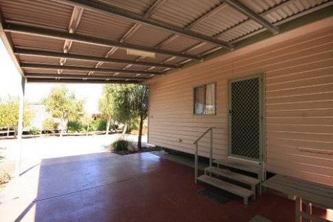 BIG4 MacDonnell Range Holiday Park - New Castle Holiday 1