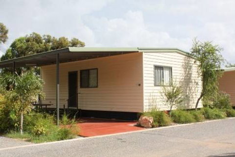 BIG4 MacDonnell Range Holiday Park - New Castle Holiday 4