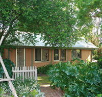 Birch House Koroit - New Castle Holiday