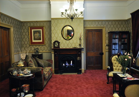 Bli Bli House Luxury Accommodation - New Castle Holiday 2