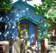 Blue Poles Cafe Gallery  BB - New Castle Holiday