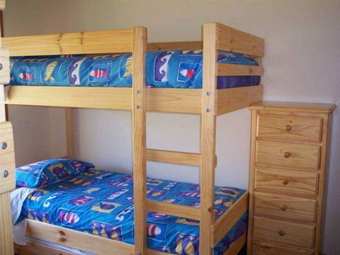 Bott's Beach Retreat - New Castle Holiday 2