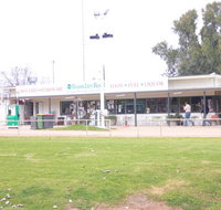 Boundary Bend General Store and Caravan Park Murray River - New Castle Holiday