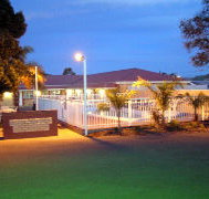 Charles Rasp Motor Inn - New Castle Holiday