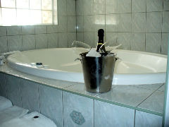 Charles Rasp Motor Inn - New Castle Holiday 2