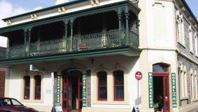 Adelaide's Shakespeare Backpackers International Hostel - New Castle Holiday 2