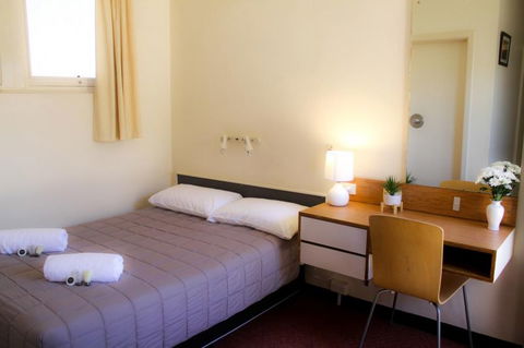 Cowra Motor Inn - New Castle Holiday 4