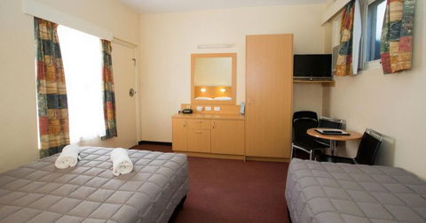 Cowra Motor Inn - New Castle Holiday 6