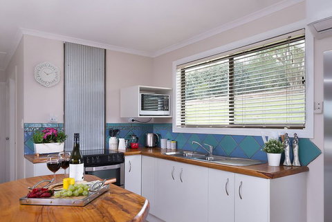Jacaranda Cottages - New Castle Holiday 8