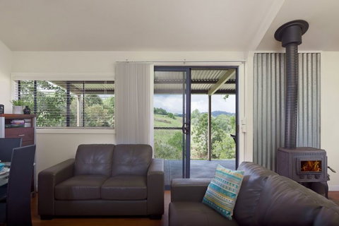 Jacaranda Cottages - New Castle Holiday 3