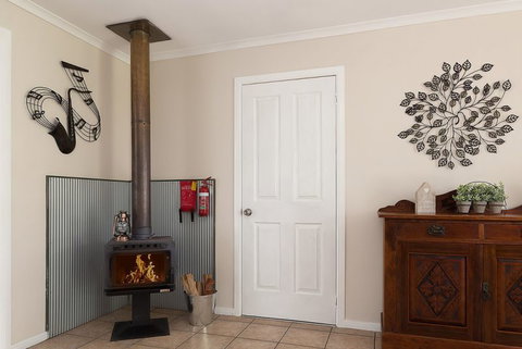 Jacaranda Cottages - New Castle Holiday 14