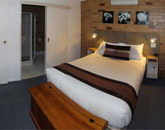 Copper Country Motor Inn & Restaurant - New Castle Holiday 1