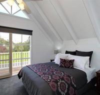 Creek Cottage Bed  Breakfast - New Castle Holiday