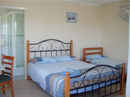 Beale's BedFish & Breakfast - New Castle Holiday 0
