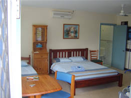 Beale's BedFish & Breakfast - New Castle Holiday 1
