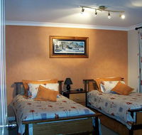 Elm Cottage - Tumut - New Castle Holiday