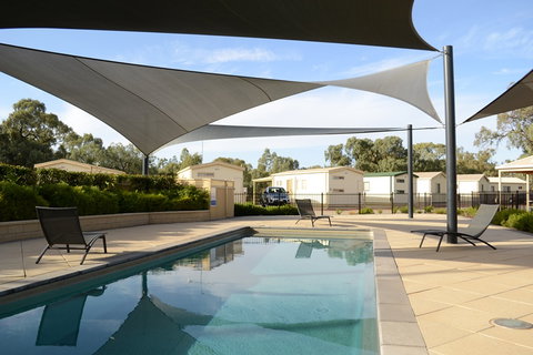 Euston Club Cabin Resort - New Castle Holiday 3