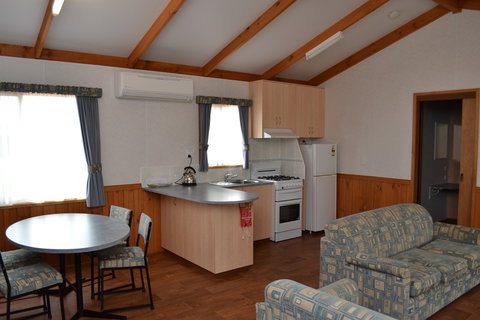 Euston Club Cabin Resort - New Castle Holiday 4