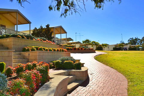 Euston Club Cabin Resort - New Castle Holiday 2