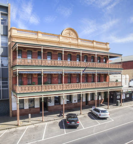 George Hotel & Cafe - New Castle Holiday 0