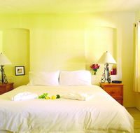 Goat Square Cottages - New Castle Holiday