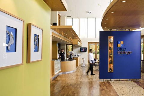 Holiday Inn Cairns Harbourside - New Castle Holiday 3