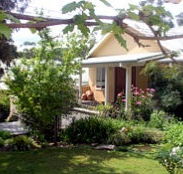 Kemeys Mountain Hideaway - New Castle Holiday