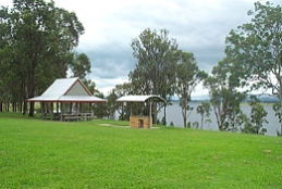 Lake Somerset Holiday Park - New Castle Holiday 1