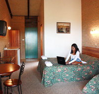 Lookout Motor Inn - New Castle Holiday