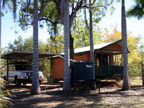 Mataranka Cabins & Camping - New Castle Holiday 0